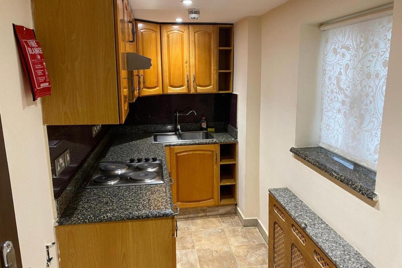 Апартаменты R12-B32-Mezzanine Studio Near Hyde Park Лондон Экстерьер фото